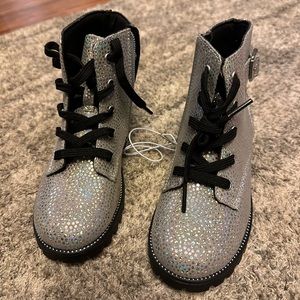 NWT - Little Girls Size 12 - Harper Canyon Silver Sparkle Boots with black sole.